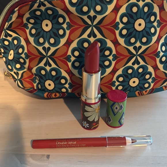 Estée Lauder cosmetic bag and makeup/skincare bundle - Picture 3 of 5